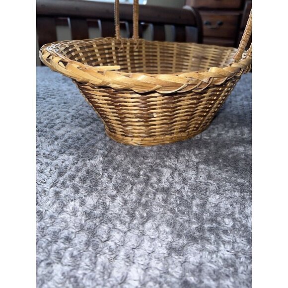 Vintage Wicker 15" X 13" Gathering Basket w/woven Handle - Picture 11 of 11